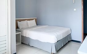 Karins Guesthouse Syariah RedPartner